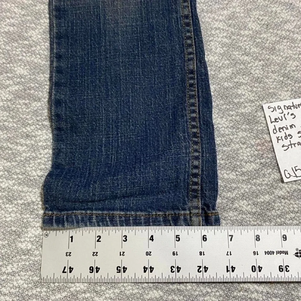 Levi's Signature Straight Blue Denim slim Jeans Size 10 Kids Straight. SKU-B182